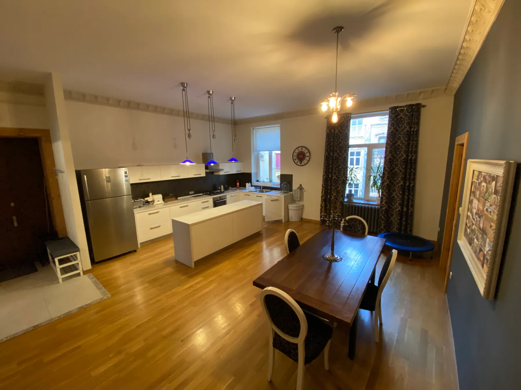 Two-bedroom apartment on Lesia Kurbasa Street — Halytskyi, Lviv